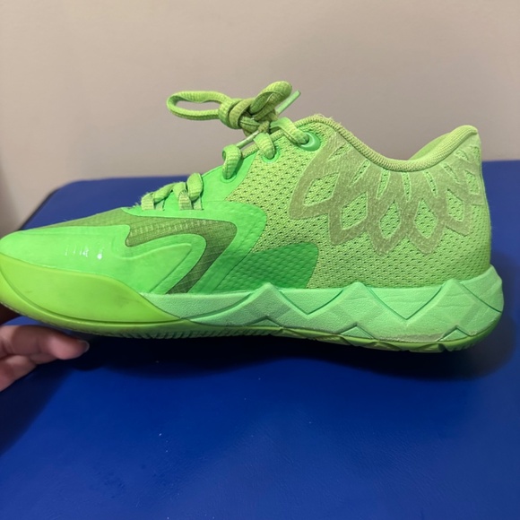 PUMA Lamelo Ball M.E.L.O. MB.01 Lo Volt Green Size 6.5 - Picture 9 of 11
